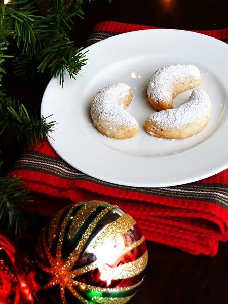 Swedish Cookies Recipe (Buttery Crescent Cookies) | Good Life Eats
