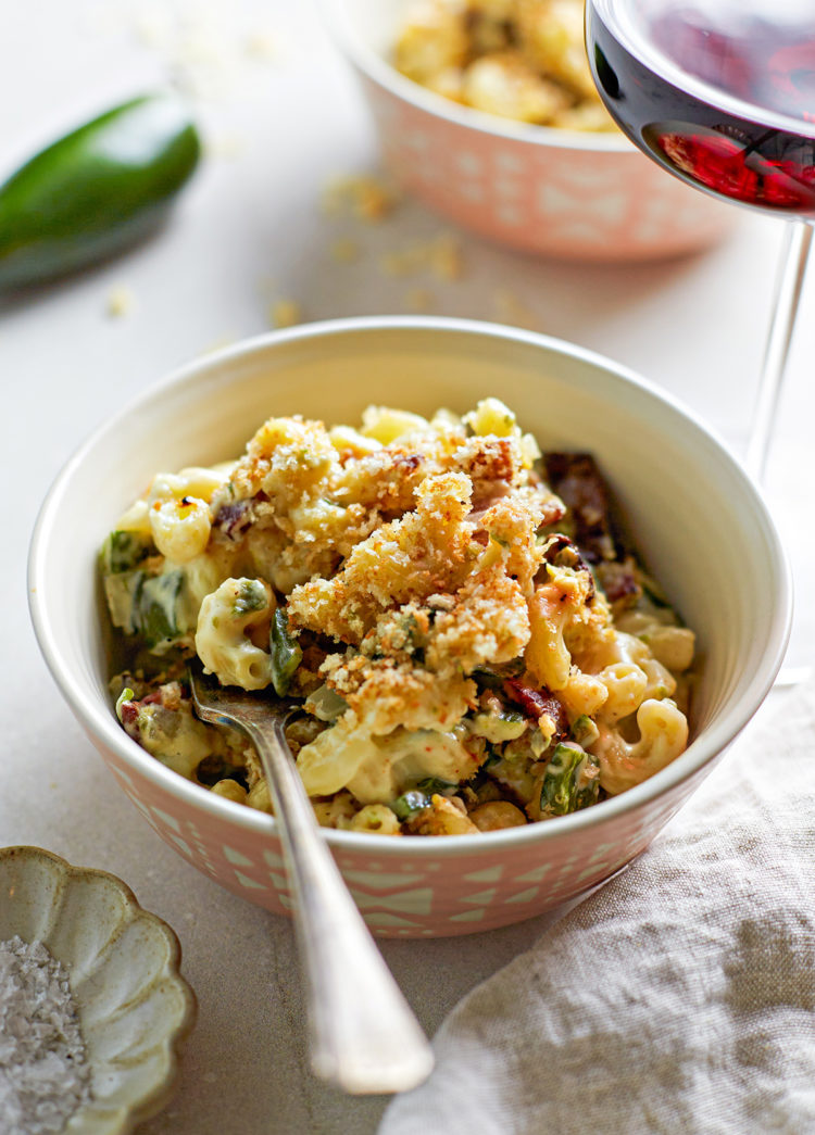 bowl of jalapeno bacon mac and cheese