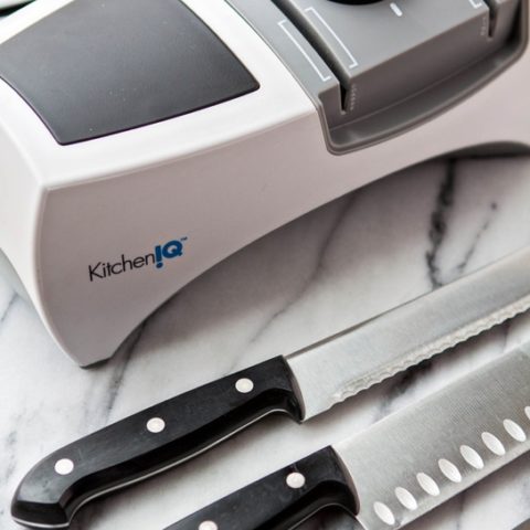How To Sharpen a Kitchen Knife with the Combo Knife Sharpener 