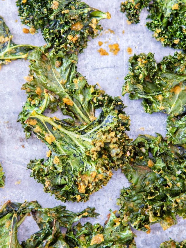 Cheesy Kale Chips Recipe