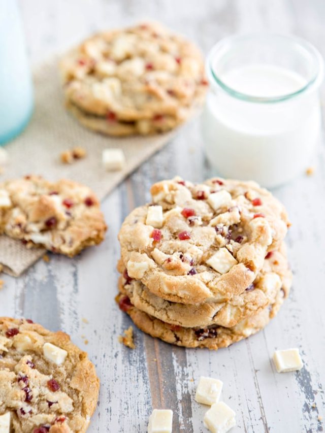 White Chocolate Raspberry Cheesecake Cookies - Subway Raspberry Cheesecake Cookie Copy Cat recipe