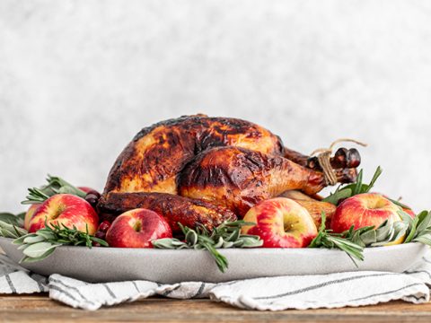 https://www.goodlifeeats.com/wp-content/uploads/2019/11/Apple-Cider-Sage-Turkey-Brine-Recipe-Photo-480x360.jpg