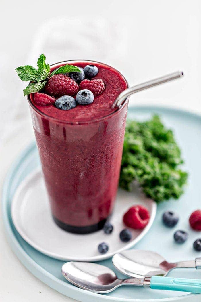 Healthy Kale & Frozen Berry Smoothie Recipe | Good Life Eats