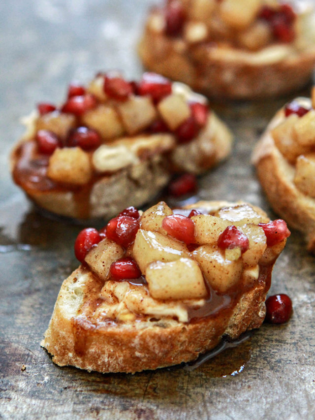 cropped-spiced-pear-pomegranate-crostini_-5-copy.jpg