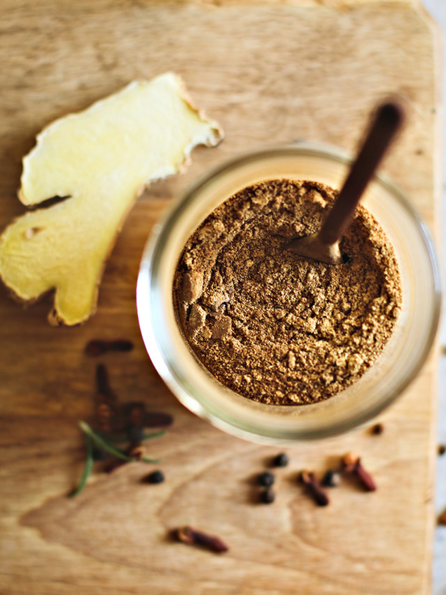 photo of gingerbread spice in a jar