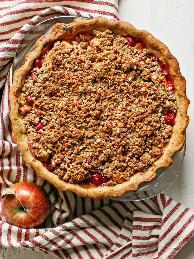 How to Make Deep Dish Cranberry Apple Pie with Crumble Topping | Good ...