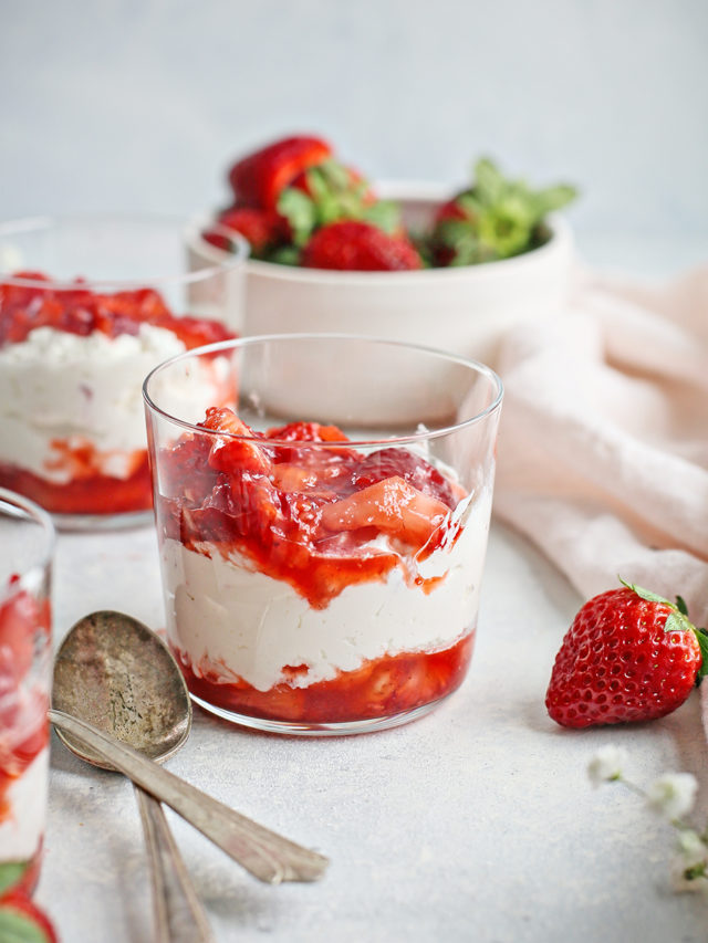 cropped-Strawberry-Fool-Strawberry-Whipped-Cream-Dessert.jpg