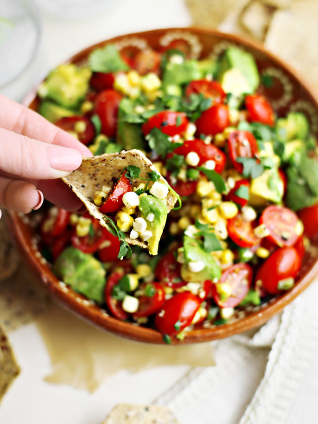 cropped-Avocado-Corn-Salad-with-Tomatoes-Easy-Summer-Salad-1.jpg