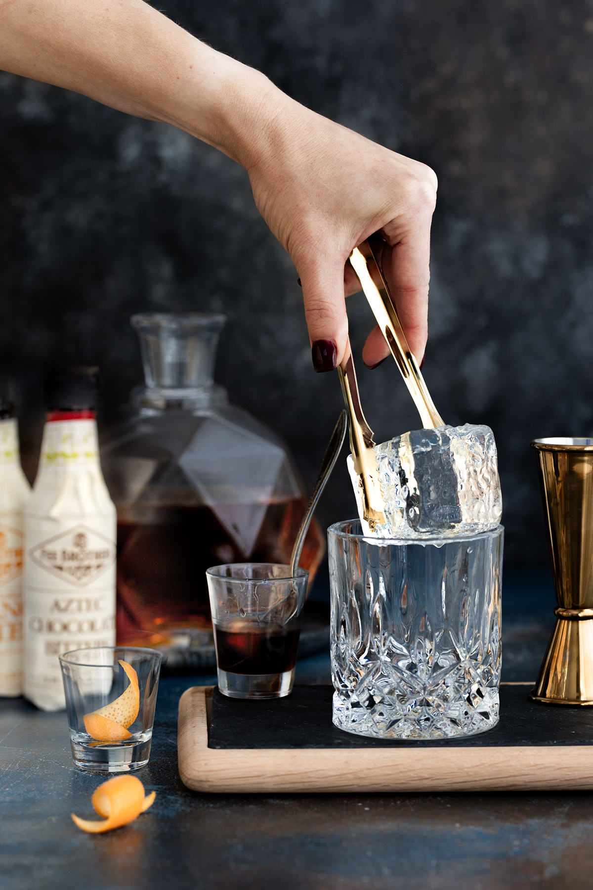 https://www.goodlifeeats.com/wp-content/uploads/2023/09/How-to-Make-an-Old-Fashioned-with-Tequila.jpg