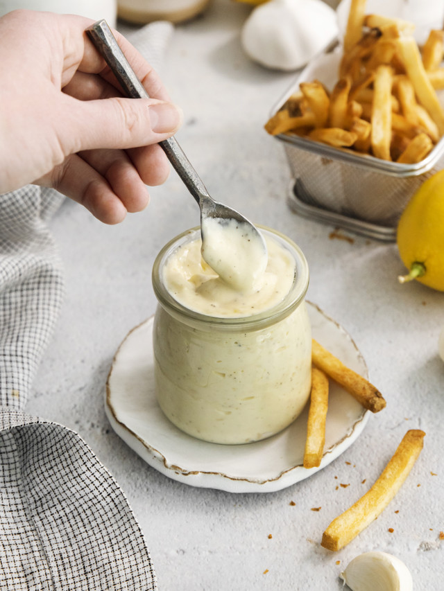 cropped-Garlic-Aioli-for-Fries.jpg