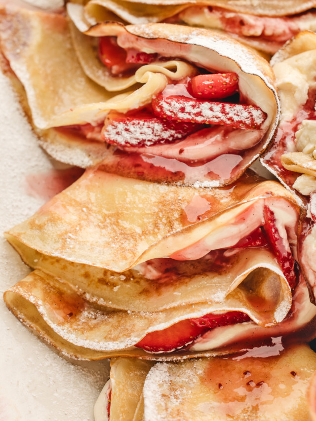 cropped-Crepes-with-Strawberry-Filling.jpg