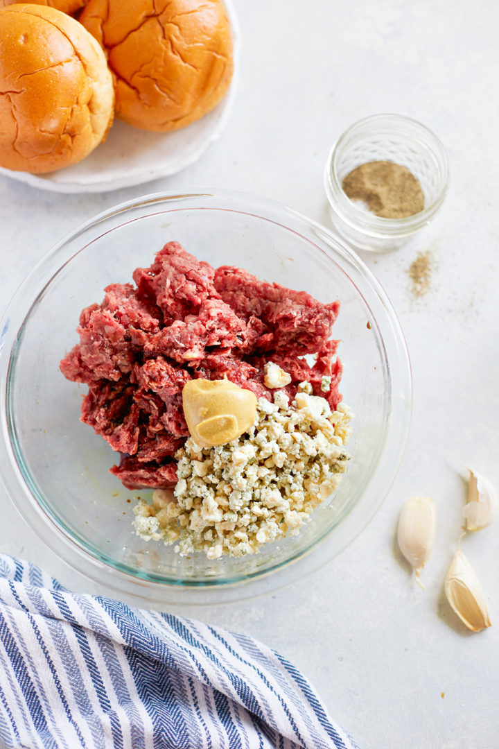 making blue cheese stuffed burgers