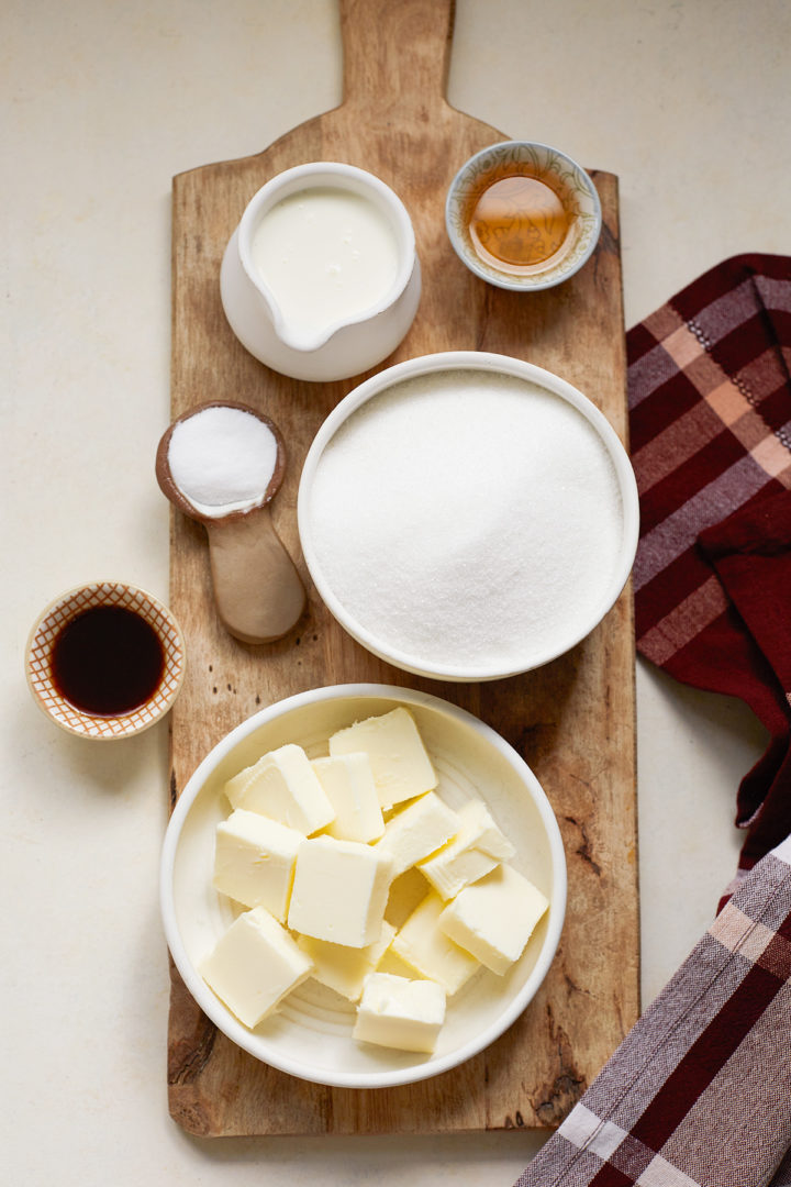 ingredients to make caramel for apple crisp with caramel