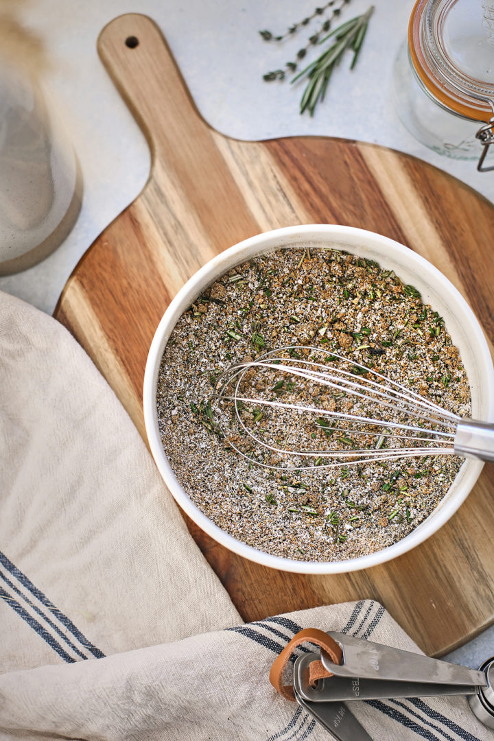 seasonings in a bowl for santa maria tri tip